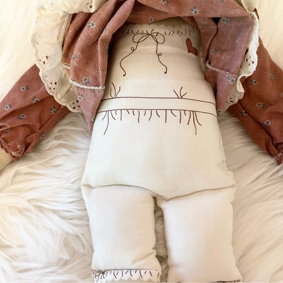 VTG Primitive Stuffed Doll - Cloth Body - Picture 4 of 7